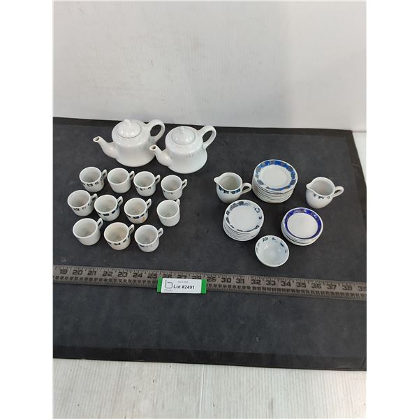Vintage 39-Piece Kid's European Porcelain Dinner Set