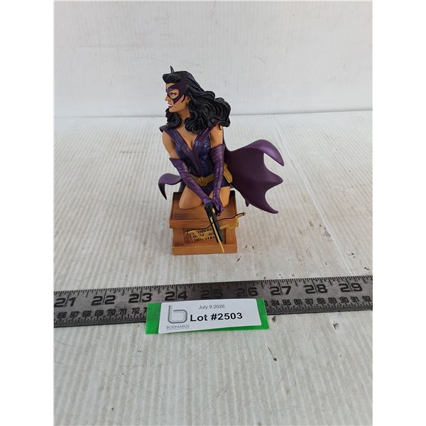 DC Universe "Limited Edition" Huntress  6" Bust w/Box