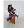 Image 2 : DC Universe "Limited Edition" Huntress  6" Bust w/Box
