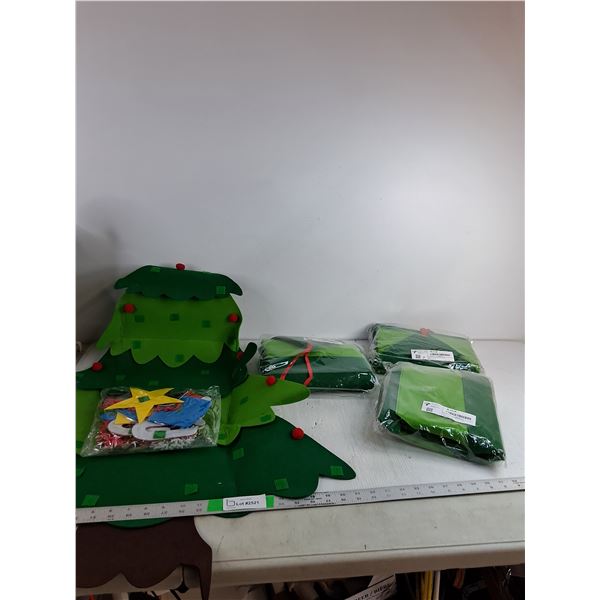(4) Felt Holiday Tree With Festive Ornaments ( as is)