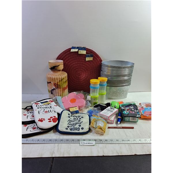 Vase, Placemats, Oven Mitts/Potholders, Planters, Misc