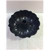Image 2 : (1) Original Bundt Pan-unused