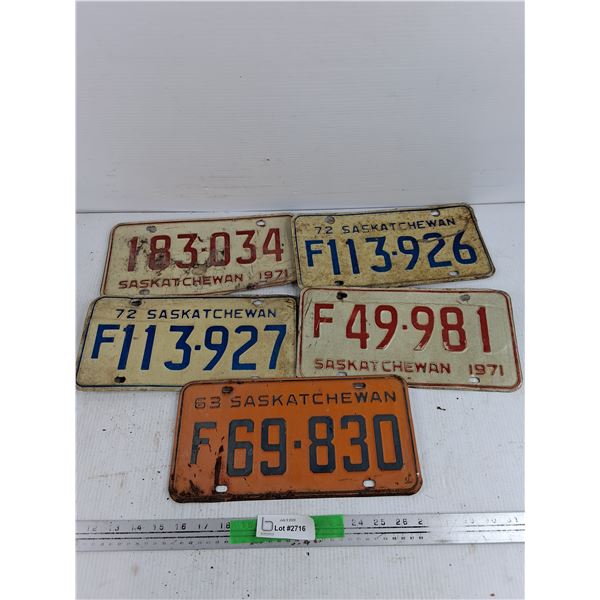 Vintage Saskatchewan License Plates
