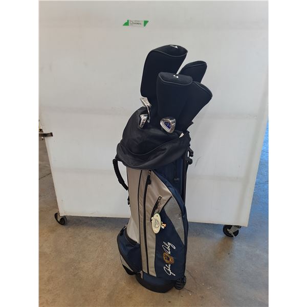 *John Daly Golf Club Set, Pickup Only