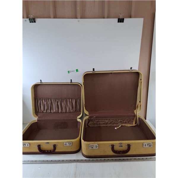 (2) Levis Dionite Baggage Suitcases