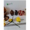 Image 3 : (3) Fake Flowers, (1) Oil Lantern, (4) Vases, (1) Small Candy Bowl