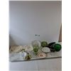 Image 1 : (4) Vases, (6) Small Plates, (2) Large Plates, (2) Handleholders, (8) Cups