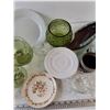 Image 3 : (4) Vases, (6) Small Plates, (2) Large Plates, (2) Handleholders, (8) Cups