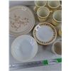 Image 3 : Corning Ware Dining Plates & Cups