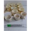 Image 5 : Corning Ware Dining Plates & Cups