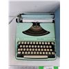Image 2 : Vintage Remington StreamLiner Typewriter, Pickup Only