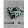 Image 4 : Vintage Remington StreamLiner Typewriter, Pickup Only