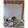 Image 1 : (7) Metal Dishes, (2) Spice Mills, (2) Steve's, (1) Deep Frying Net