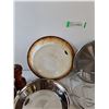 Image 6 : (7) Metal Dishes, (2) Spice Mills, (2) Steve's, (1) Deep Frying Net