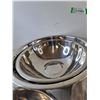 Image 7 : (11) Metal Bowls of Various Sizes