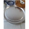 Image 12 : Bacon Wave, Colander, Platter, Tupperware Container, Hawaii Spoon,  Placemats
