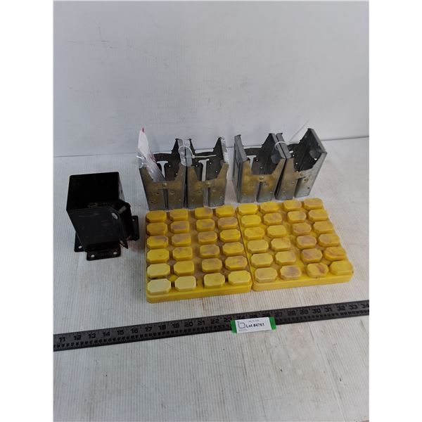 Metal Post Supports, Plastic Trailer pads