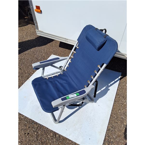 ** Folding Lawn Chair, Pickup Only