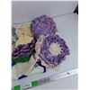Image 4 : Assorted Doilies