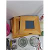 Image 7 : Kids Backpack, Picture Frames, BNC Connectors, Watch Bands, Beer Glasses, Book, Misc