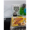 Image 3 : Baking Mold, Toaster, Cups, Key Wall Hanger, Candle Holder, Food Scale, Misc