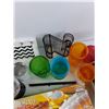 Image 8 : Baking Mold, Toaster, Cups, Key Wall Hanger, Candle Holder, Food Scale, Misc