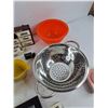 Image 7 : Strainer, Cream & Sugar Set, Extension Cord, Vintage Toy Cars, Bluetooth Speaker, Misc