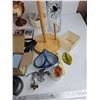 Image 11 : Assorted Mugs, Shower Head, Paper Towel Holder, Vases, Pre Viewer IV, Tapes, Misc