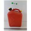 Image 1 : 2.5 US Gallon Gasoline Jug, Pickup Only