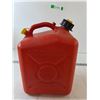 Image 2 : 2.5 US Gallon Gasoline Jug, Pickup Only
