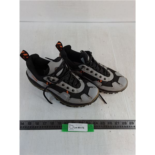 Pair of Ace Cross-Trainer Running Shoes - Size 9 Mens