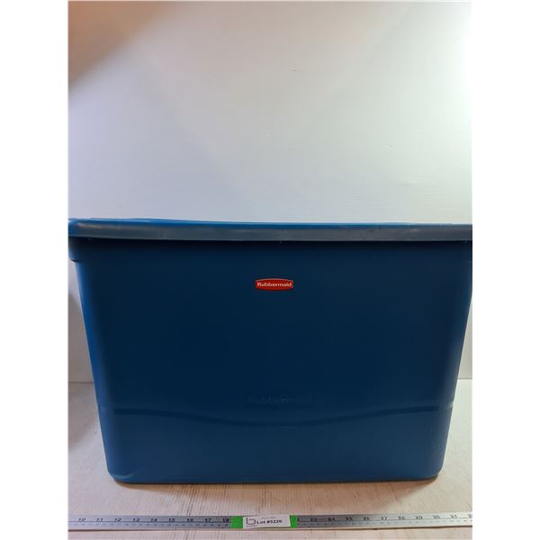 **Rubbermaid Plastic Tub 30''x20''x16.5'', Pickup Only
