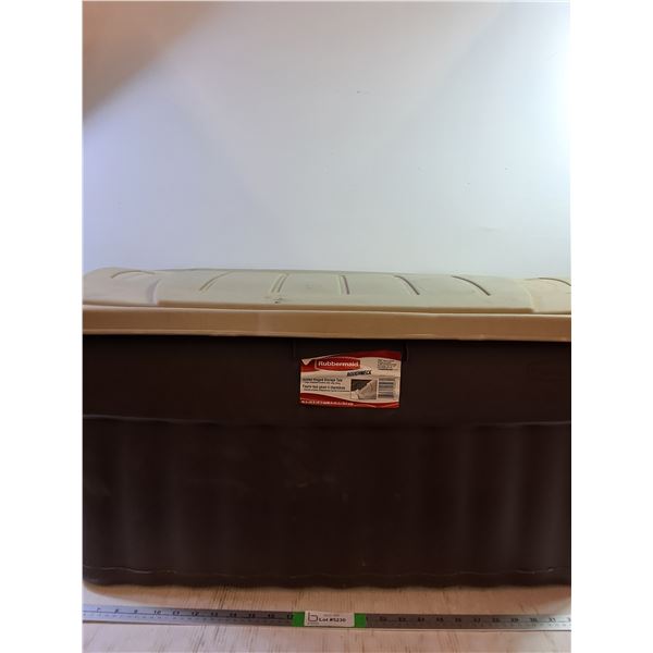 **Rubbermaid Plastic Tub, Pickup Only