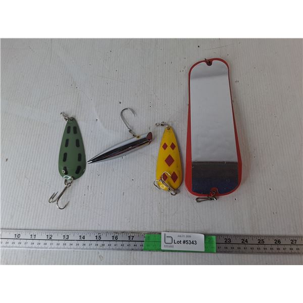 Large Fishing Lures & Fishing Flasher