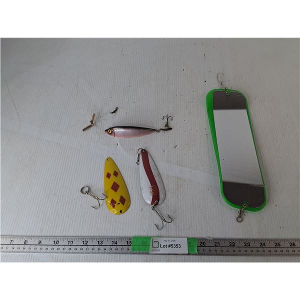 Large Fishing Lures & Fishing Flasher