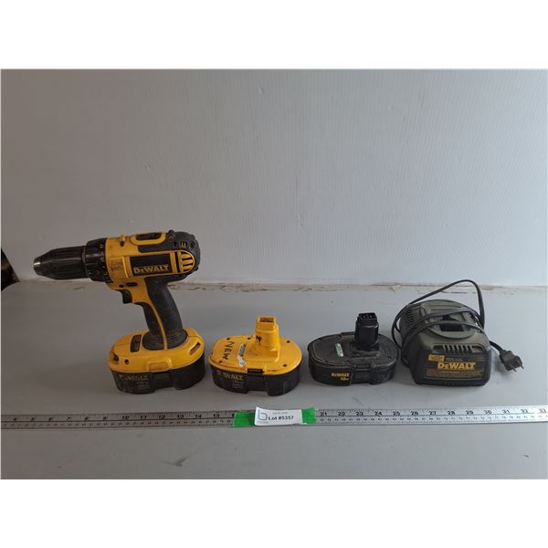 (3) Dewalt 18V Batteries, Charger & Drill- Powers On, Can't Ship
