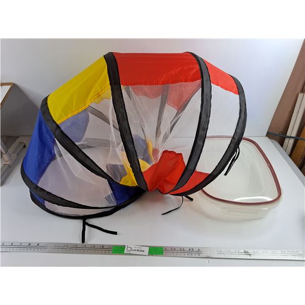 Pet Tunnel & Rubbermaid Plastic Container, PICKUP ONLY