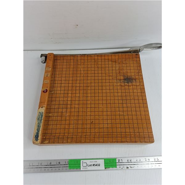 Rondo Paper Cutter