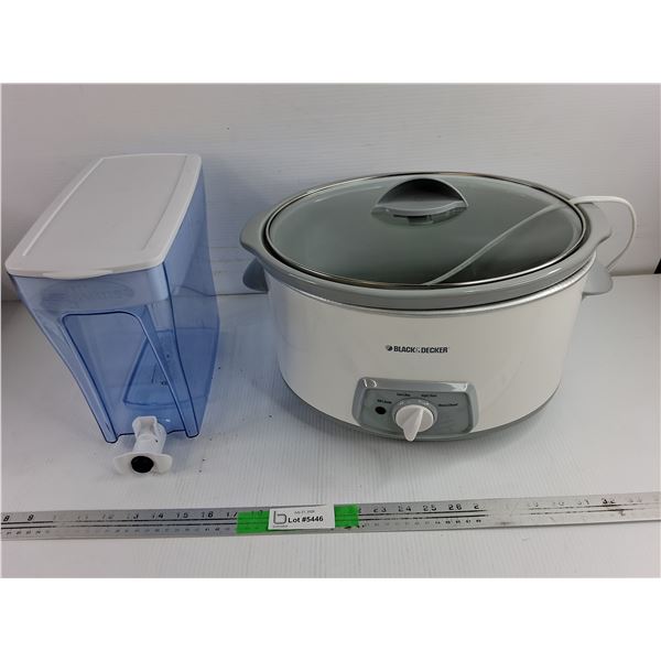 Water Dispenser, Black & Decker Slow Cooker - Powers On, As Is, Pickup Only