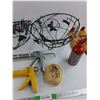 Image 4 : Hanging Planters, Caulking Guns, Fire Extinguisher, Shoe Stretchers, Rope