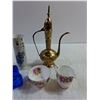 Image 3 : Decorative Metal Lamp 11''x4.5'', Glass Lovebird Figurines, Teacup Set