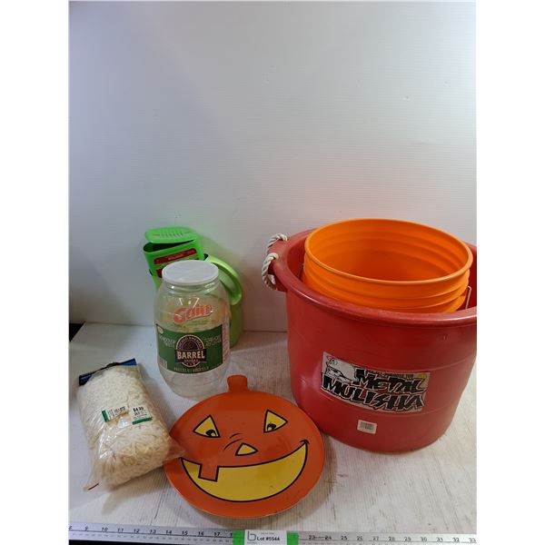 *(2) Plastic Tub 18''x13'', Halloween Plate, Misc
