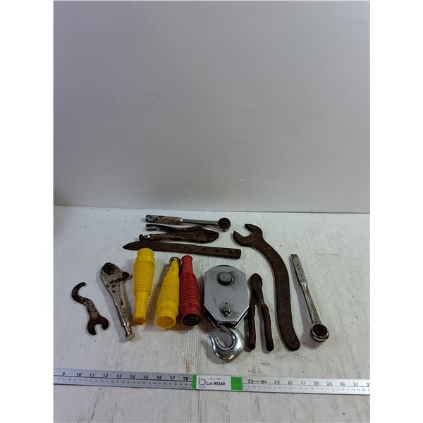 8 Ton Pulley Block with Hook and Various Tools