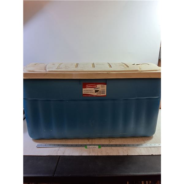 **Rubbermaid Hinged Storage Tote - 32.5 x 16.5 x 17, Pickup Only