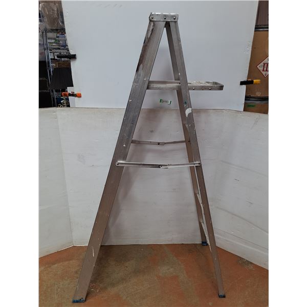 *Step Ladder No Shipping