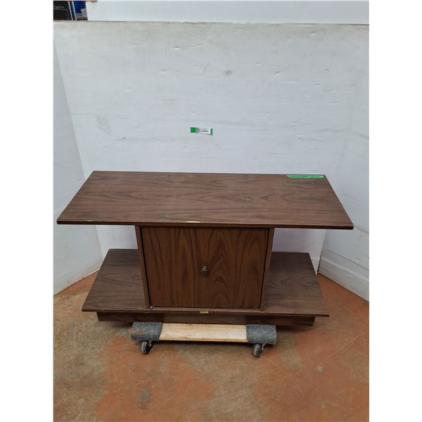 *Vintage TV Stand No Shipping Dolly Not Included