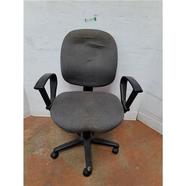 *Office Chair with Wheels No Shipping