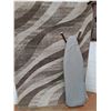 Image 4 : *Large Rug 59" x 79" and Ironing Board No Shipping