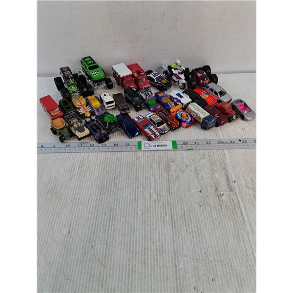 Lot of assorted Hot Wheels,Matchbox,Majorette Toy Cars,Trucks-33 Units