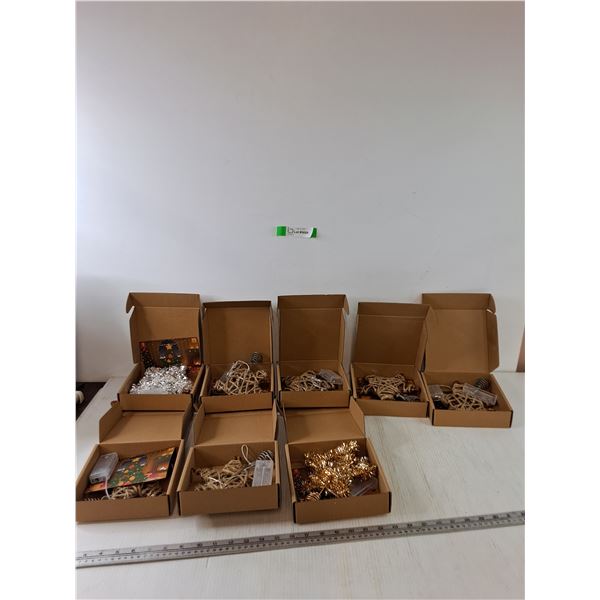 (8) Christmas Tree Stars with Battery Packs Untested